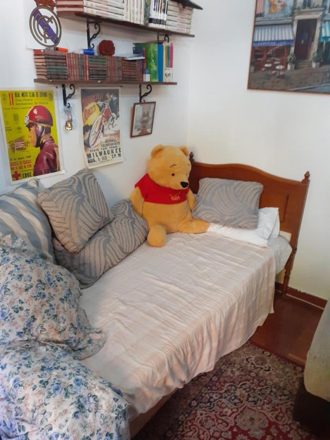 English & Private Shower Sleep Breakfast Bed and breakfast Madrid